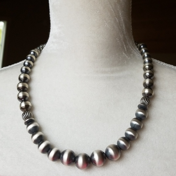 Jewelry - Native American Graduating Pearl Necklace